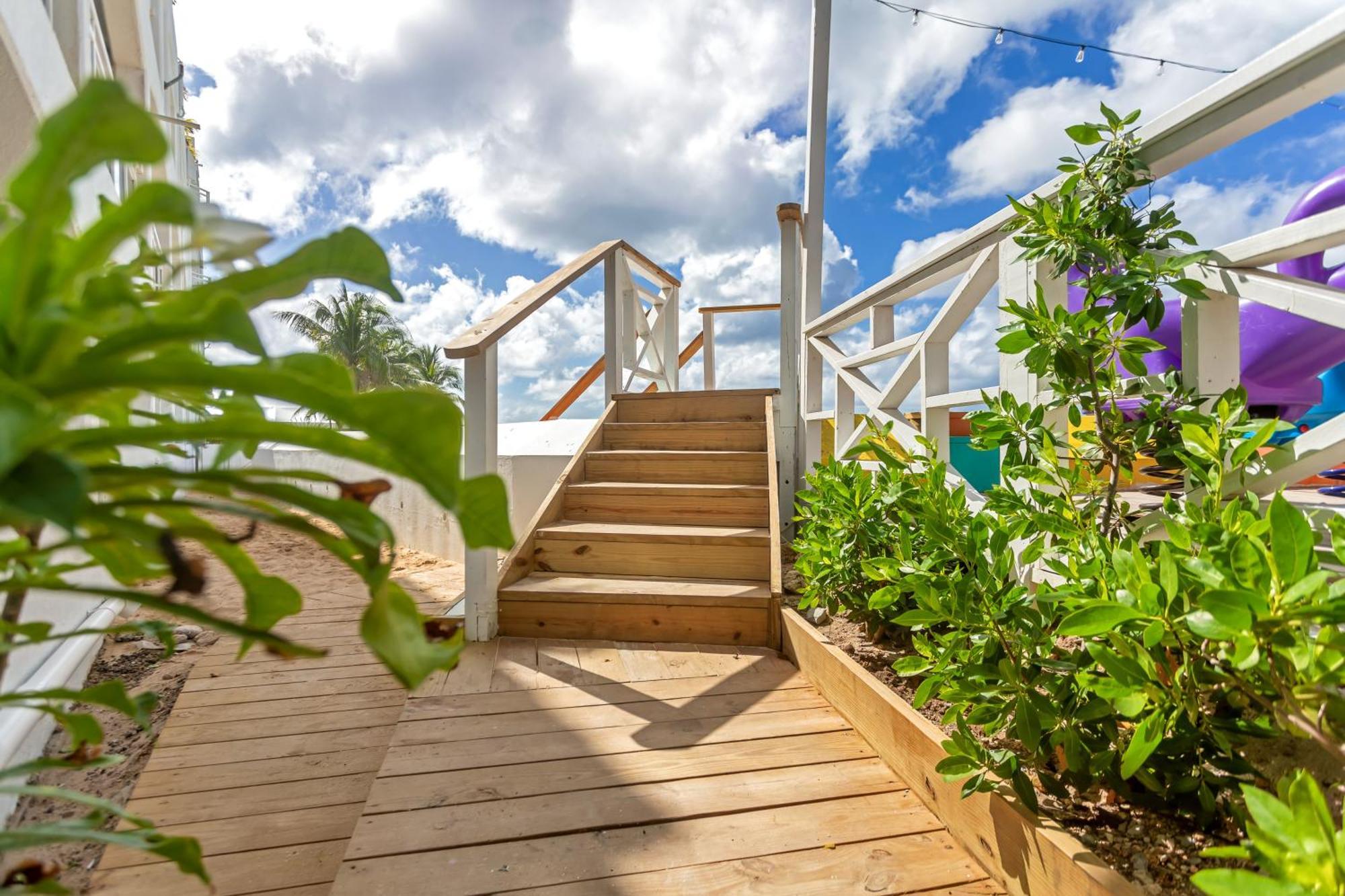 Maho Beach House - Sand Bar Condo - 1 Bedroom Suite Exterior foto